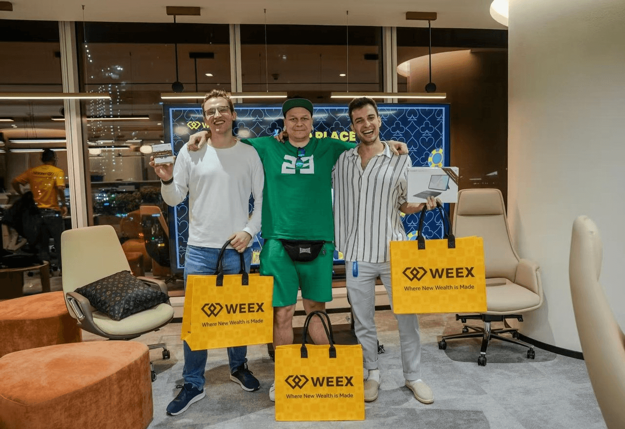 WEEX at Blockchain Life 2025（4）.PNG